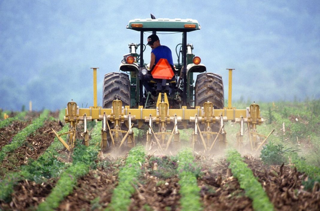traktor rozrzutnik dobry
