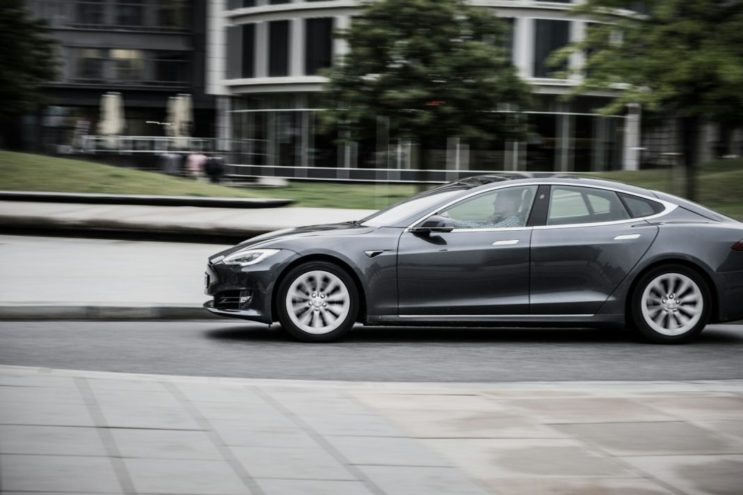 Photo by Moritz Kindler panning photography of sedan
