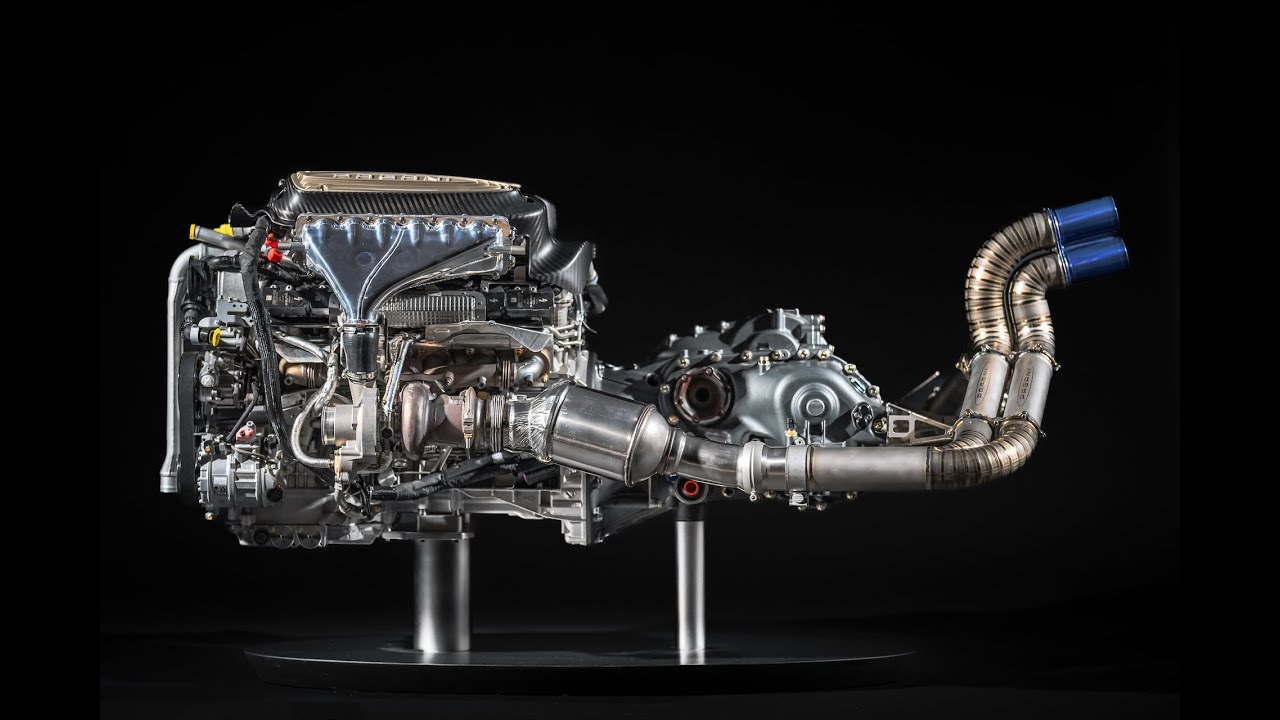 pagani huayra generuje do 730 koni mechanicznych z silnika twin-turbo v12 pagani huayra ma potężny silnik 720 koni