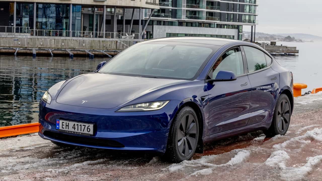 tesla model 3 przejeżdża 500 kilometrów bez ładowania