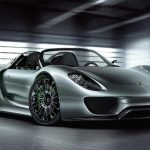 Porsche 918 Spyder przewyższa osiągami konkurencyjne Ferrari LaFerrari i McLarena P1