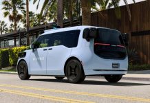 Od pierwszych kroków do pełnej autonomii: Ewolucja systemów samojezdnych Waymo Waymo powstało w 2009 roku jako projekt Google'a, by rozwijać technologię autonomicznych pojazdów