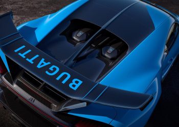bugatti aktywny tylny spojler w akcji