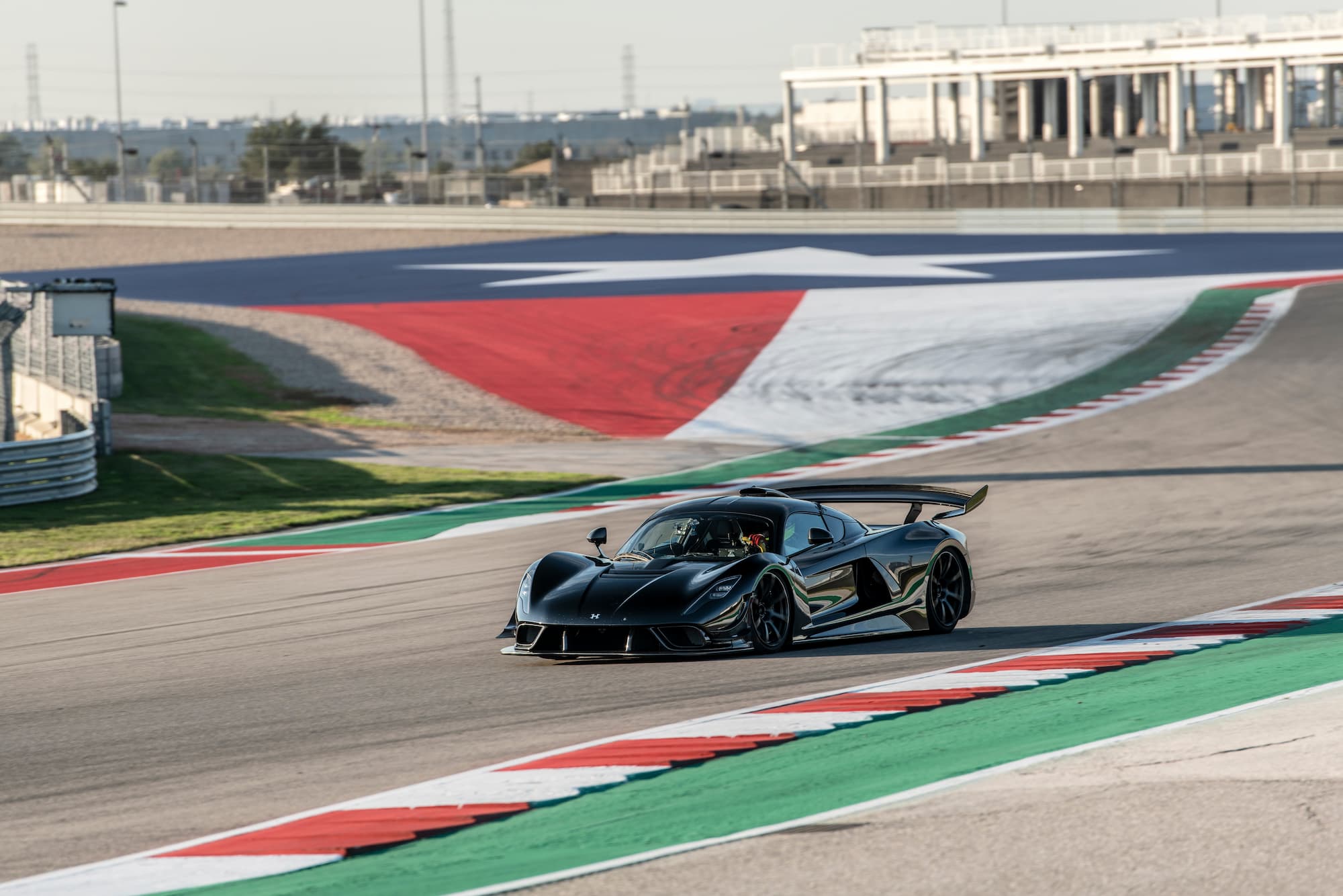 500 km/h - marzenie czy rzeczywistość Venom F5? Deklarowana prędkość maksymalna Hennessey Venom F5 - 500 km/h