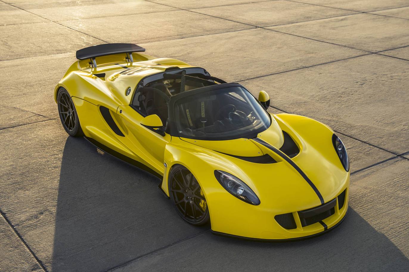 Testy mocy Venom F5 - co jest za za danymi Pomiar mocy silnika Hennessey Venom F5 na stanowisku dyno