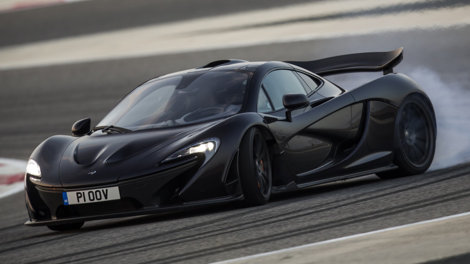McLaren P1 - legendarny supersamochód definiujący przyszłość sportowych aut