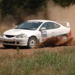 start-wyscigu-rally-sprint-z-flaga