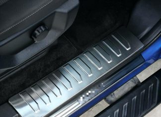 Oklejanie progów w samochodzie oklejanie progów w aucie