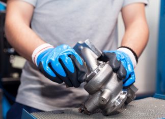 Z jakich elementów zbudowana jest turbosprężarka samochodowa? z jakich elementów zbudowana jest turbosprężarka samochodowa