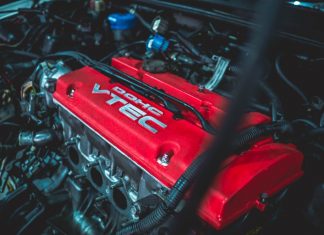 Płukanka do silnika – skuteczny środek czyszczący silnik samochodu czyszczenie mycie