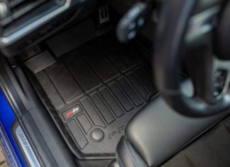Welurowe vs gumowe dywaniki do samochodu – które będą lepsze? umowe dywaniki samochodowe