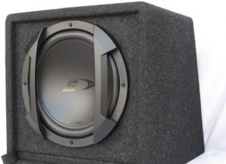 Profesjonalny montaż wzmacniacza Alpine KRF-V465D – zoptymalizuj dźwięk w swoim aucie Alpine KRF