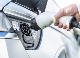 Ładowanie samochodu elektrycznego na wynajem – zestawienie stacji CCS i CHAdeMO: ważna informacja dla kierowców Ładowanie samochodu