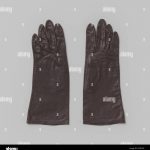 odnowie-zniszczona-skore-twojej-kanapy