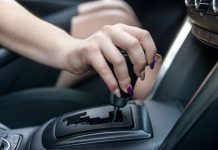 Diagnostyka szarpania skrzyni automatycznej a problemy z płynem eksploatacyjnym szarpania skrzyni automatycznej