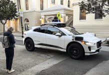 Rewolucja na drodze: Jak trening sztucznej inteligencji kształtuje przyszłość samochodów autonomicznych Systemy AI uczą się prowadzić pojazdy, analizując miliony godzin rzeczywistej jazdy kierowców