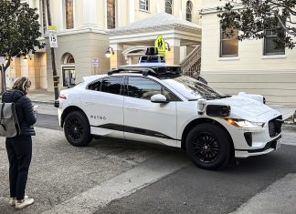 Rewolucja na drodze: Jak trening sztucznej inteligencji kształtuje przyszłość samochodów autonomicznych Systemy AI uczą się prowadzić pojazdy, analizując miliony godzin rzeczywistej jazdy kierowców