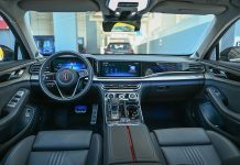 Chińska arystokracja na kołach: Hongqi H9 – kwintesencja luksusu w klasie premium Flagowa limuzyna Hongqi H9 zachwyca luksusowymi detalami i komfortem na najwyższym poziomie