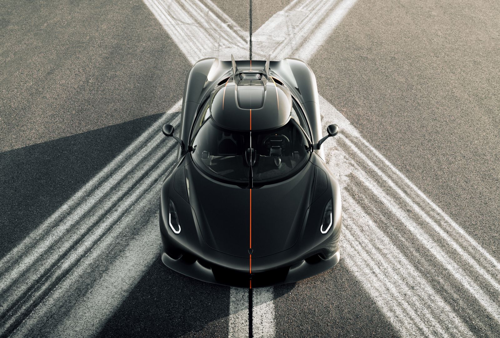 koenigsegg jesko to hipersamochód zaprezentowany na genewskim salonie w 2019 roku koenigsegg jesko powstał jako następca modelu agera
