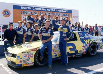 Doświadczeni mechanicy Red Bulla i Ferrari pracują pod ogromną presją podczas wyścigów F1