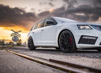 Nowa skoda octavia RS 2025 – moc, elegancja i dynamika w nowoczesnym hot hatchu Nowa Octavia RS oferuje 265 KM mocy i sportowy charakter w praktycznym nadwoziu