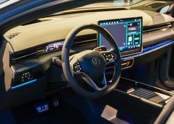 Luksusowy sedan z imponującym zasięgiem 700 km łączy komfort z nowoczesną elektryczną technologią