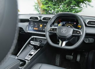 Jak zwiększyć zasięg Twojego MG ZS Hybrid? Odpowiednie części zamienne Utrzymuj stałą prędkość i przewiduj sytuację na drodze, aby maksymalnie wykorzystać tryb elektryczny