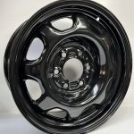 wyczyść felgi stalowe płynem delikatnym