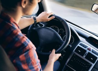 Wypożyczasz auto znajomemu? Sprawdź, jak działa ubezpieczenie AC krótkoterminowe